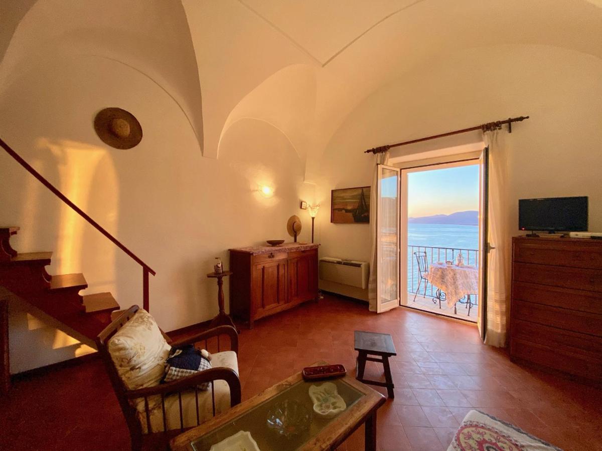 Appartamento holidaycasa Romano - Vacanza nel cuore di Sperlonga Esterno foto